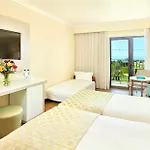 فندق Baia Grande 4*